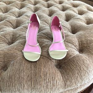 Lilly Pulitzer Gold Kitten Heel sz 7.5